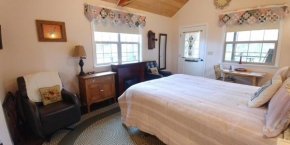 Creekside Cabin